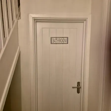 Accomadation Wrexham Esterno foto