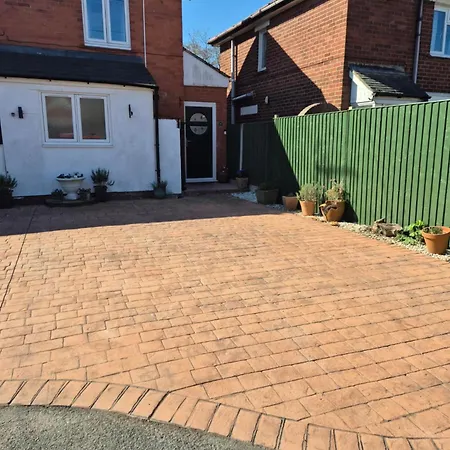 Accomadation Wrexham Esterno foto