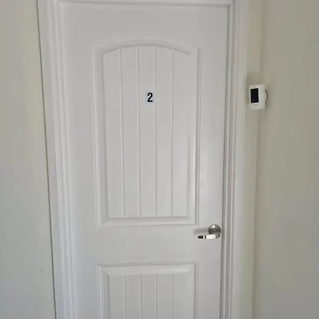 Accomadation Wrexham Esterno foto