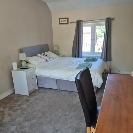 Accomadation Wrexham Exterior photo